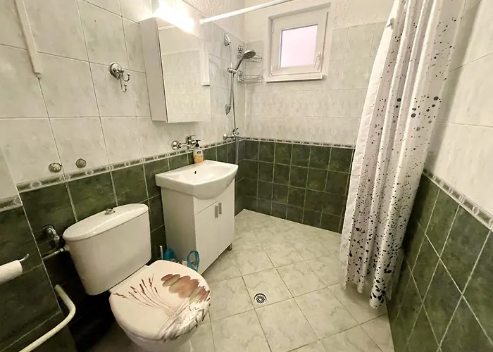 Charming Urban Retreat In アパート *