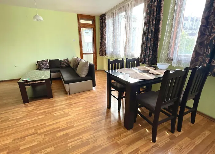 Charming Urban Retreat In アパート *